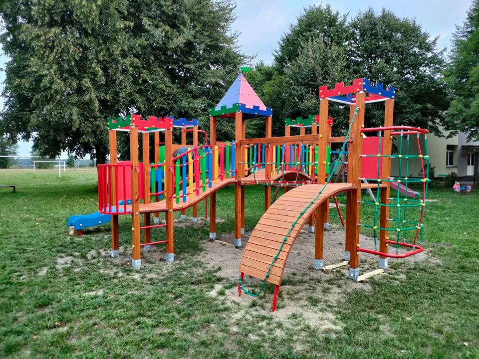 roter Spielplatz 3